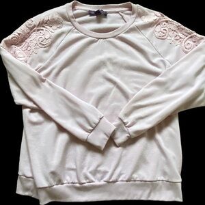 Gloria Vanderbilt Pale Pastel Baby Pink Lace Shoulder Crew Neck Sweats…